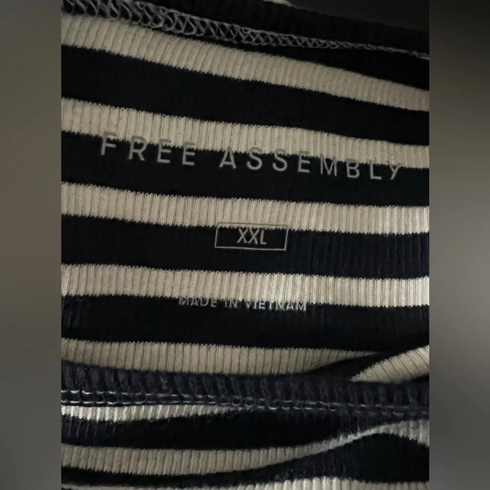 Free Assembly Ribbed Crew Tee - Picture 3 of 3
